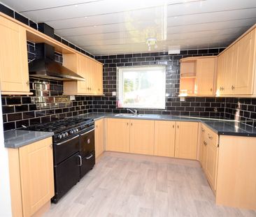 2 bed semi-detached house to rent in Glynfellis, Leam Lane, NE10 - Photo 6