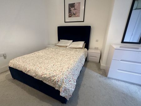 High Street, Staines - 1 bedroomProperty for lettings - Seymours - Photo 2