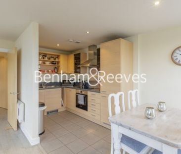 2 Bedroom flat to rent in Townmead Road, Imperial Wharf, SW6 - Photo 1