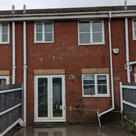 **Apply online** Welsh Housing Partnership Property – 2 Bed House, Charlotte Court, Townhill, Swansea – Minimum household income £17,000 per annum from a salary (not including benefits) - Photo 2