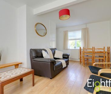 4 bedroom terraced house to rent - Photo 2