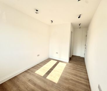 Wallcote Avenue, Brent Cross, London, NW2 - Photo 2