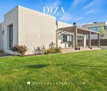 2 bedroom luxury Villa for rent in Majadahonda, Autonomous Region o... - Photo 3