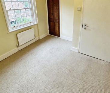 One-Bedroom House share - Photo 3