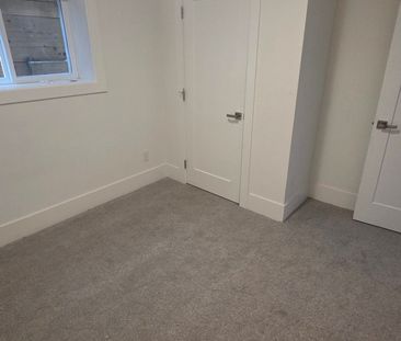 Newer 2 Bedroom Basement Suite in Grandview South Surrey - Photo 6