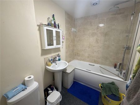 2 bedroom flat to rent - Photo 5