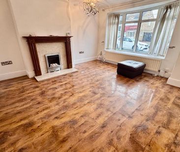 4 bedroom semi-detached house to rent - Photo 1