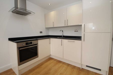 1 bed Apartment for rent - Photo 3