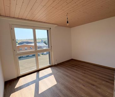 Wunderschöne preisgünstige Dachwohnung mit Cheminée, ruhig und zentral - Photo 4