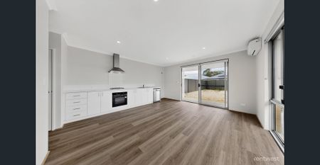 LOCK & LEAVE - Photo 3