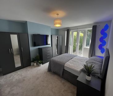 3 bedroom semi-detached house to rent - Photo 1