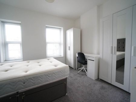 201 Caernarfon Road - Photo 4