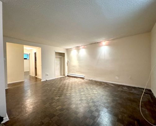 For Lease - 570 Eglinton Avenue Unit# 4, Toronto, Ontario - Photo 1