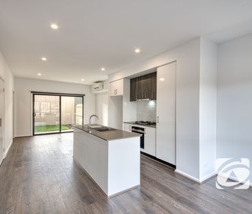 CONTEMPORARY TOWNHOUSE IN ALIRA ESTATE - Photo 6