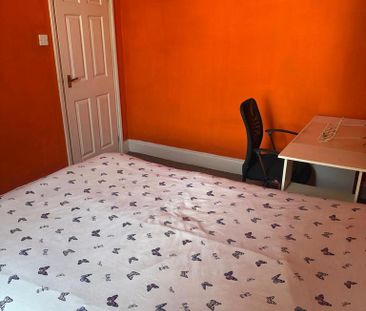 1 bedroom in a house share to rent - Photo 6