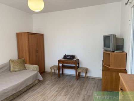 Kawalerka z balkonem w bloku z windą - Zdjęcie 2