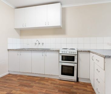 Great 2 Bedroom Unit - Photo 3