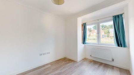 4 bedroom detached house to rent - Photo 4