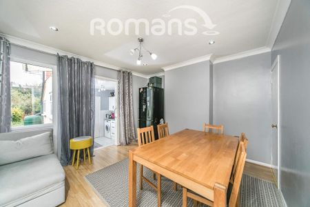 3 bedroom semi-detached house to rent - Photo 2