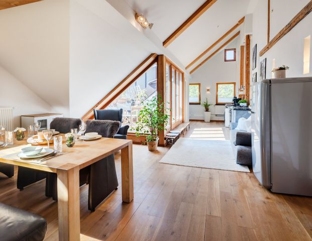 Stunning attic apartment in prime location - Photo 1