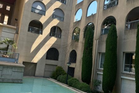 AIX PROX ROTONDE TERRASSE MEUBLE - Photo 2