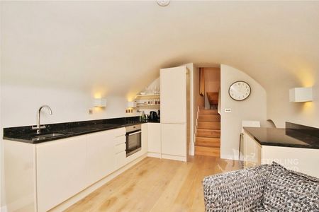 Quarry Street, Guildford, Surrey, GU1 3UY - Photo 3