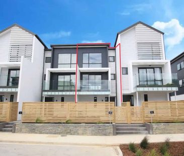 Beautiful & Modern Home - Photo 3