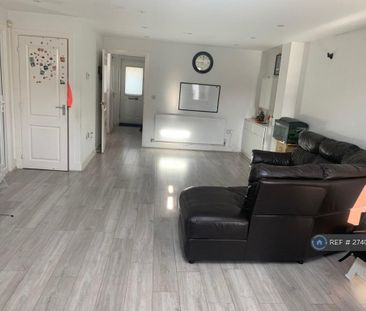 3 bedroom end of terrace house to rent - Photo 5