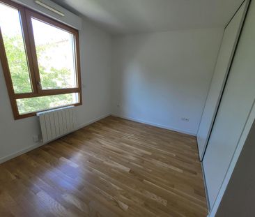 Location Appartement 4 pièces 90m² LYON 3ème - Photo 3
