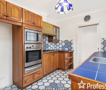 4 Amaroo Court, Burwood East VIC 3151 - Photo 6