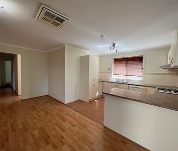 Spacious and in a great location! - Photo 4