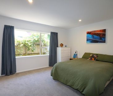 HOON HAY – 3 BEDROOM, 1 BATHROOM, DOUBLE GARAGE - Photo 4