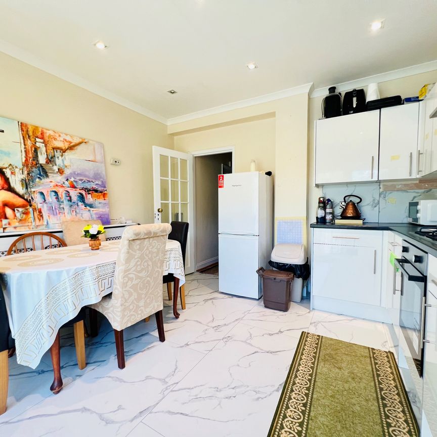 1 bedroom property to rent Rowan Crescent, SW16 - Photo 1