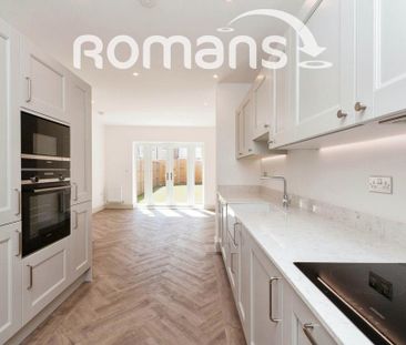 3 bedroom semi-detached house to rent - Photo 2