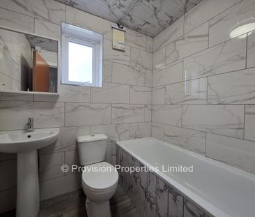 3 bedroom end of terrace house to rent - Photo 5