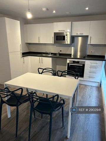 2 bedroom flat to rent - Photo 4