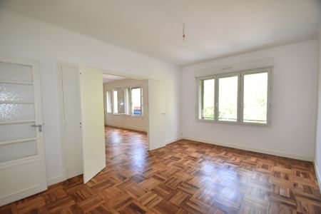 Location Appartement 4 pièces 108m² ST LO 50000 - Photo 2