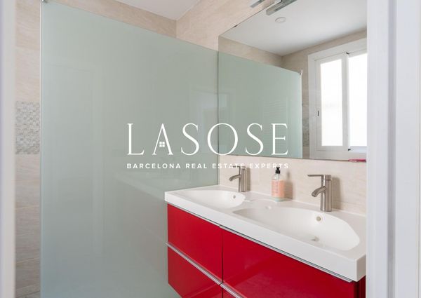 Apartment 63m² with terrace to rent in Dreta de l'Eixample, Barcelona