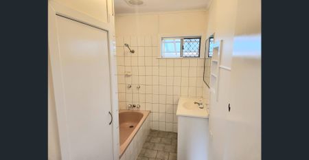 3 bedroom, 3 garage - Great location ! - Photo 2