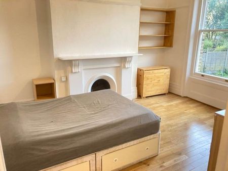 Studio Flat, Very Near Grange Park Triangle Area, W5 - Photo 5