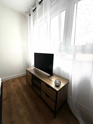 A LOUER TRES BEAU STUDIO MEUBLE NEUF EN PLEIN CENTRE VILLE ST QUENTIN 02100 - Photo 4