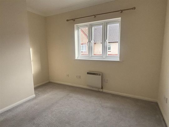 2 bedroom end of terrace house to rent - Photo 1