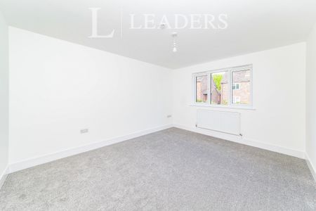 4 bedroom house to rent Maypole Road, Ashurst Wood, RH19 - Photo 2