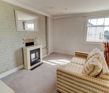 1 BED Flat - Photo 2