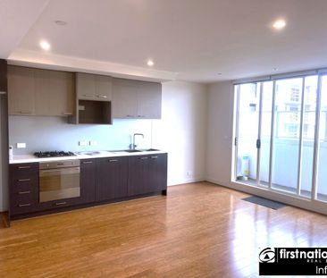 Excellent Location, Great size, Convenience is the key - Photo 1