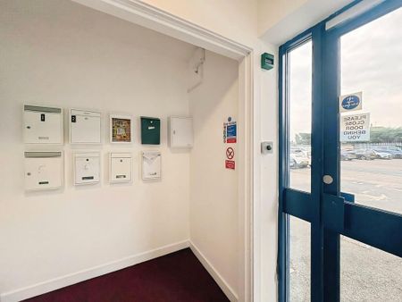 3 bedroom apartment to rent - Photo 4