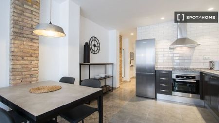 2 bedroom luxury Flat for rent in Valencia - Photo 3
