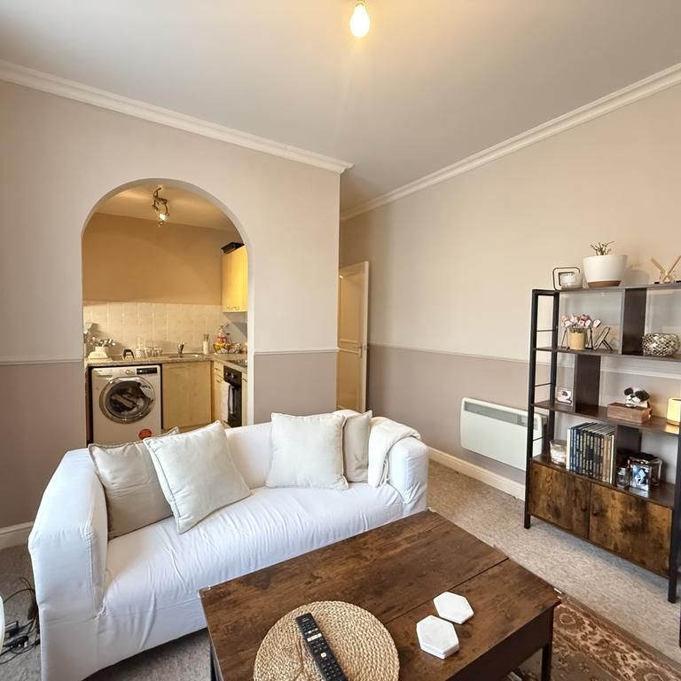 1 bedroom flat to rent - Photo 1