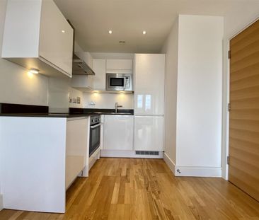 1 Bedroom Flat To Let - Photo 3