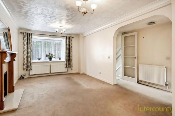 4 bedroom detached house to rent - Photo 1